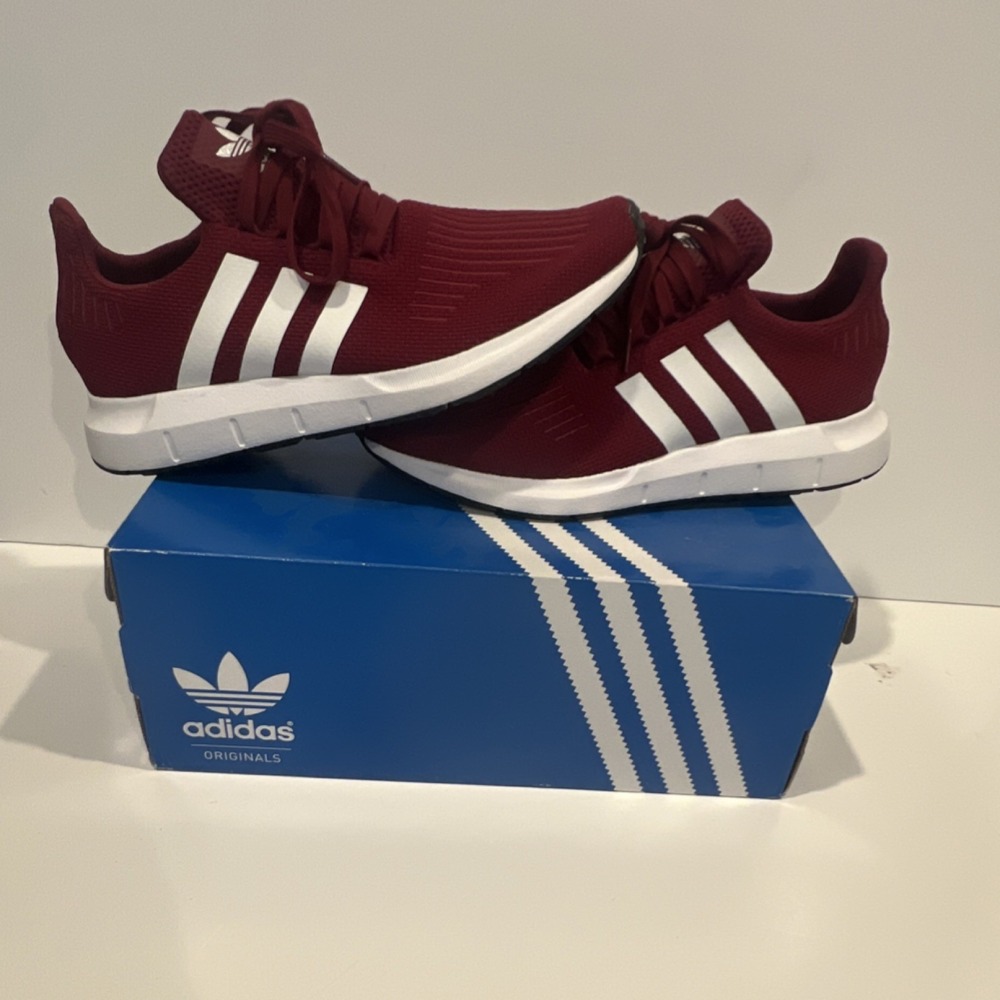 adidas Swift Run Low Top Lace Up Sneaker Burgundy White Black‎ DB0354 Men